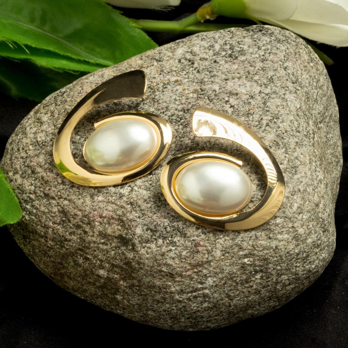 Pearl Orbit Studs