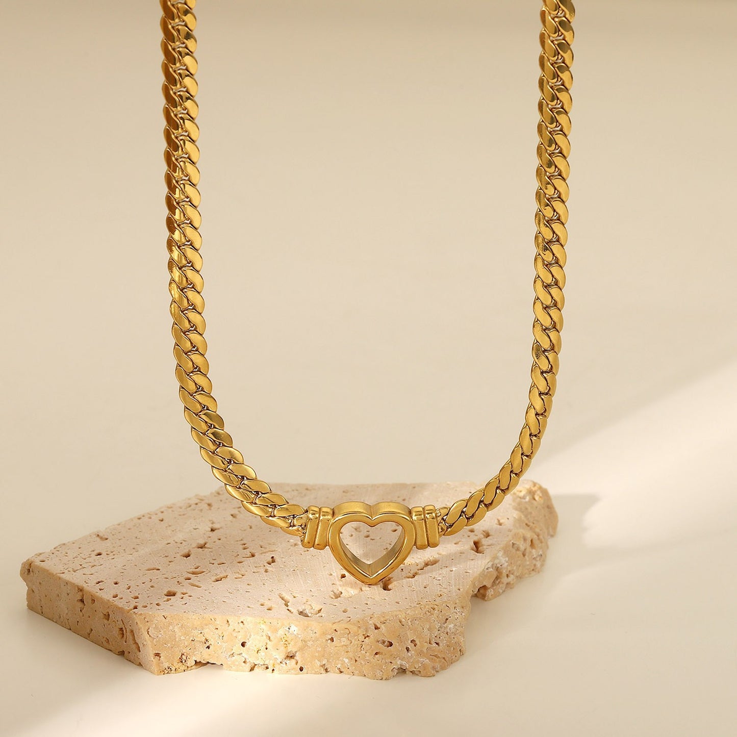 Heartline Collar