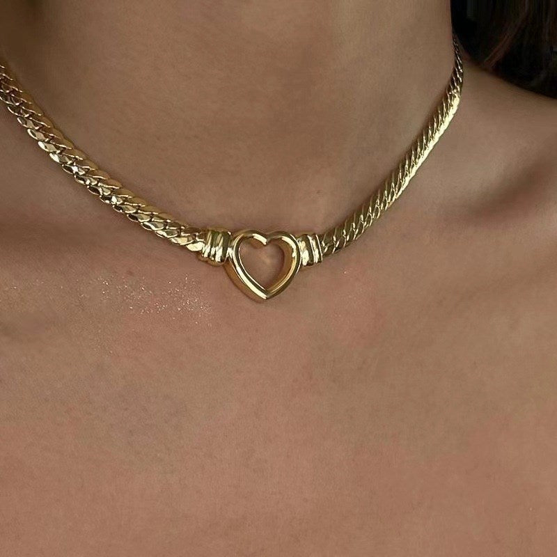 Heartline Collar