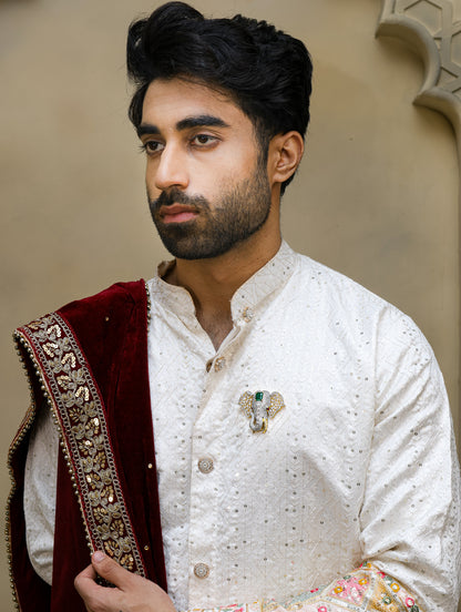 Elephant Crest Groom Brooch with Emerald Stone – Magnetic Sherwani Brooch