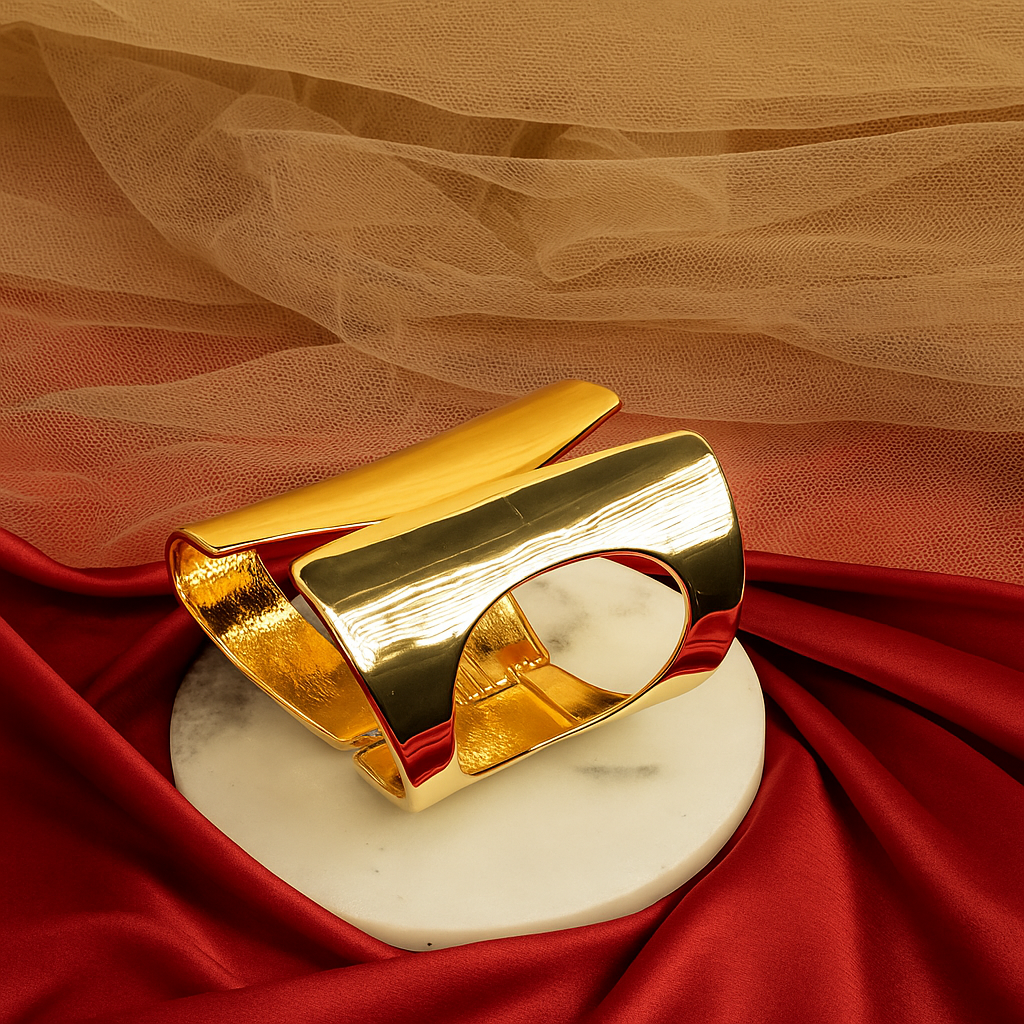 Bold Curve Cuff