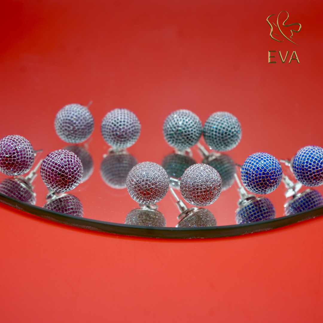 VIRA Studs Earrings