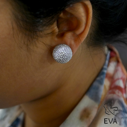 VIRA Studs Earrings