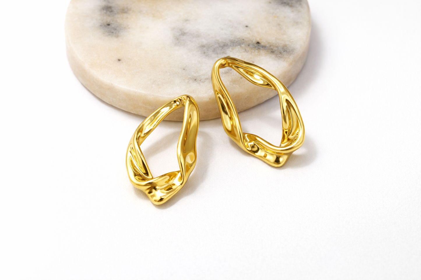EVA Aura Twist Hoops – Lightweight Anti-Tarnish Earrings (Gold & Silver)