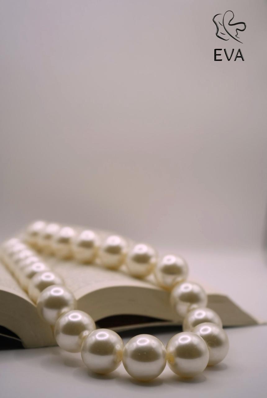 Modern Classic Pearl Necklace – Bold, Anti-Tarnish Statement Choker