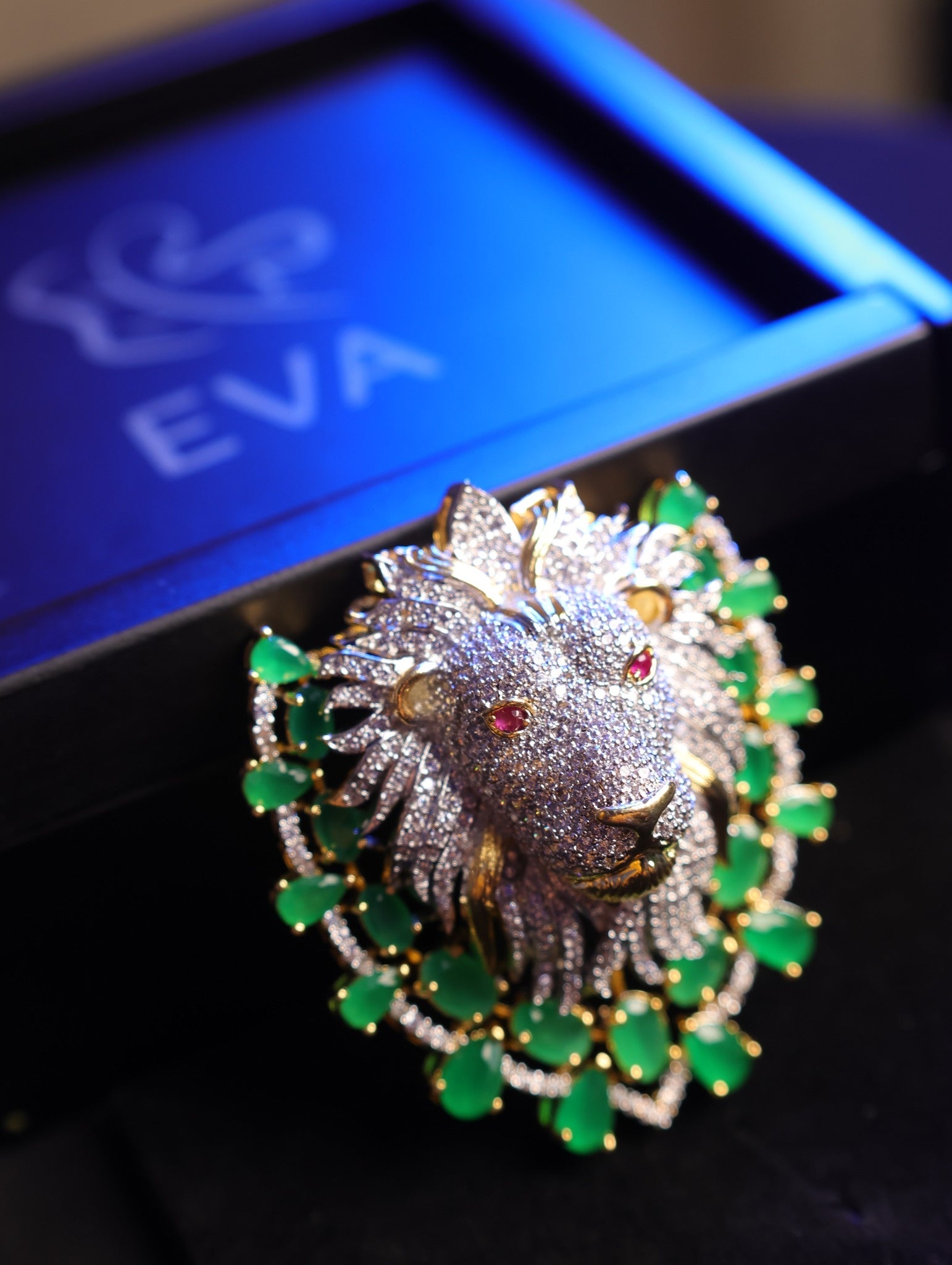 Emerald Accent Lion Magnetic Brooch in Brass with Zircon Stones