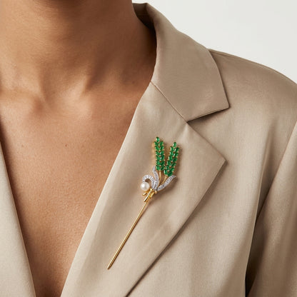Emerald Wheat Pearl Lapel Pin – Gold Plated Brass with Zircon Detailing