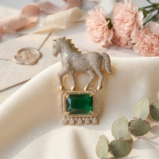 Royal Emerald Horse Magnetic Brooch – Luxury Diamond-Studded Brooch